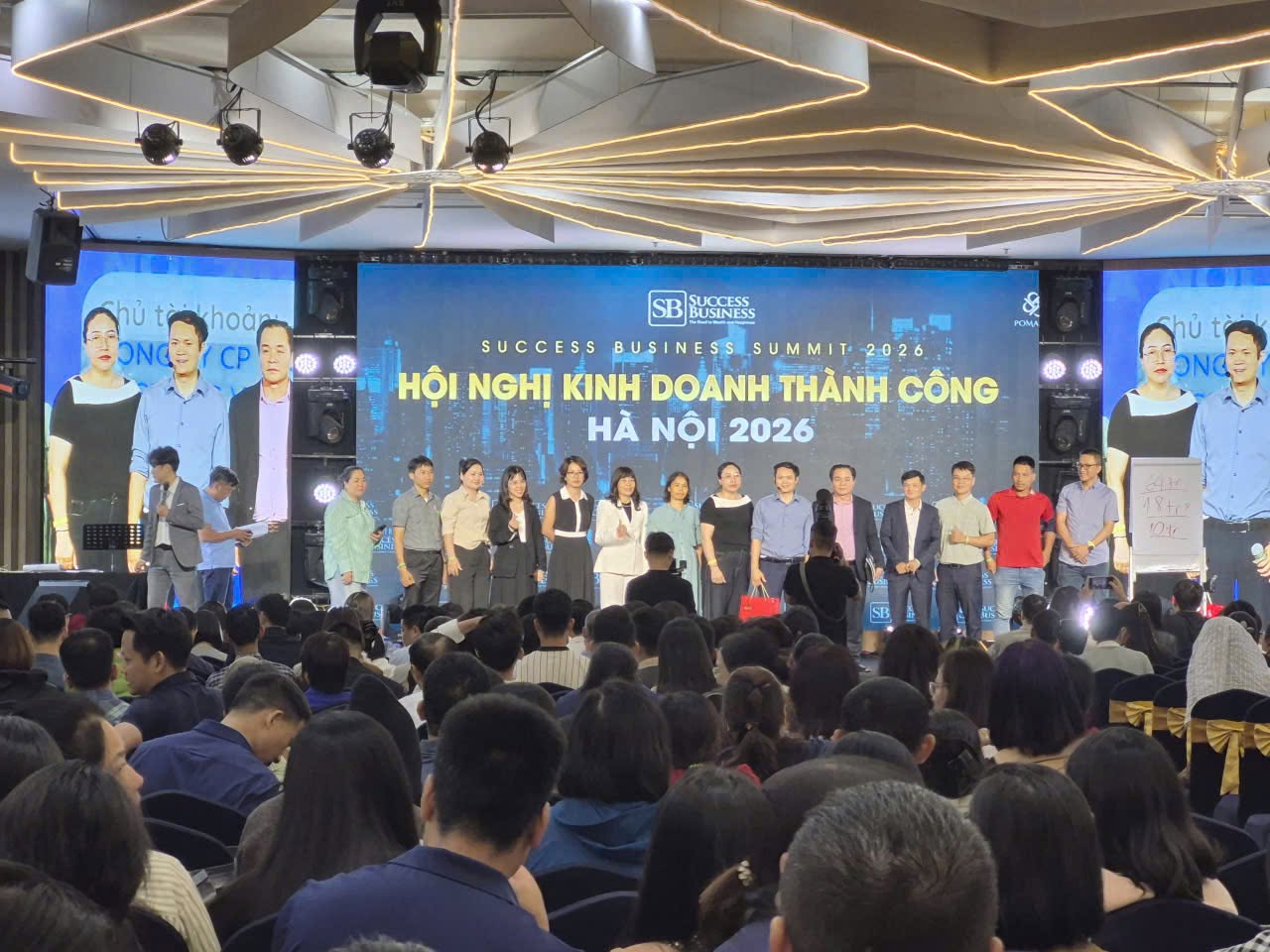 Sân khấu SUCCESS BUSINESS SUMMIT 2026